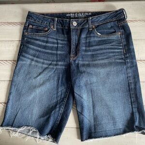AMERICAN EAGLE Skinny Bermuda Shorts